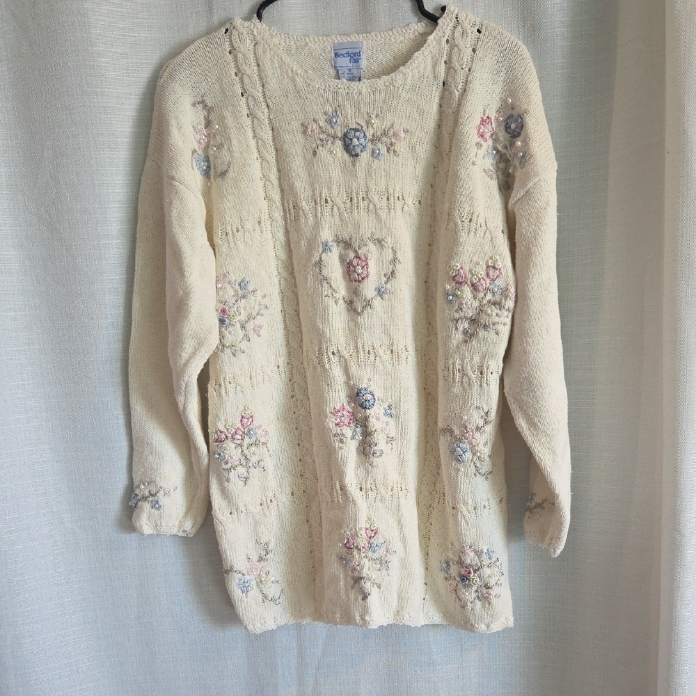 Vintage Womens Sweater White Cream Heart Embroidery Floral Faux Pearls Size M